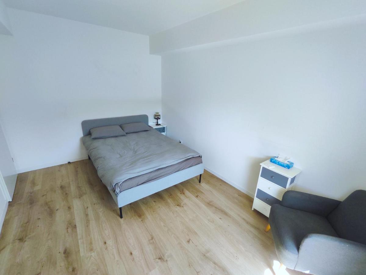 Cozy Sunshine Apartment With Balcony 4 Persons Max Іврі-сюр-Сен Екстер'єр фото